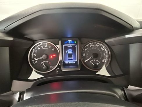 Used 2022 Toyota Tacoma TRD Sport w/ TRD Premium Sport Package AWD/4WD image 17
