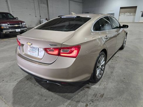 Used 2018 Chevrolet Malibu Premier w/ Premier Sun and Wheel Package FWD image 11