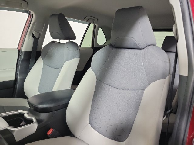 Used 2021 Toyota RAV4 XLE AWD/4WD image 20