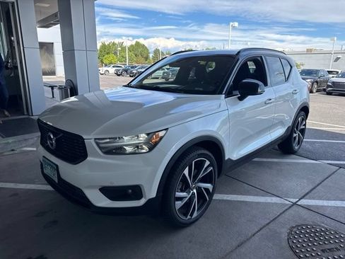 Used 2020 Volvo XC40 T5 R-Design AWD/4WD image 2