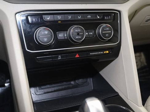 Used 2022 Volkswagen Atlas SE image 28