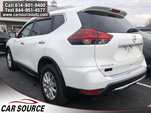Used 2018 Nissan Rogue SV w/ Premium Package image 5