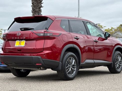 New 2025 Nissan Rogue S image 5