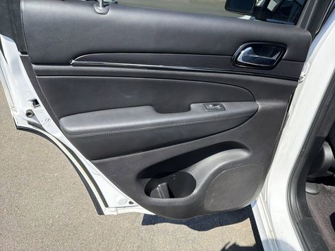 Used 2019 Jeep Grand Cherokee High Altitude AWD/4WD image 12