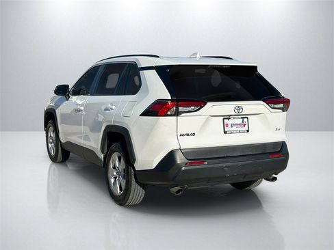 Used 2019 Toyota RAV4 XLE image 7