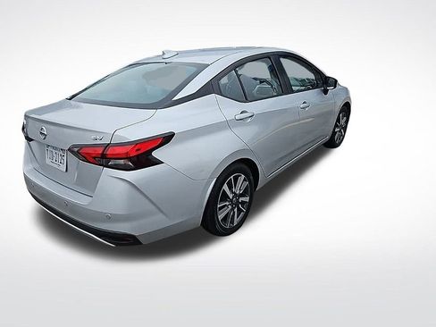 Used 2021 Nissan Versa SV image 4