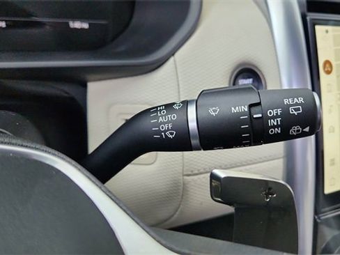 Used 2024 Land Rover Discovery Dynamic SE image 45