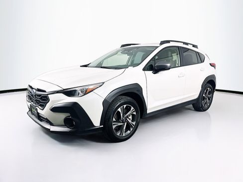 Used 2025 Subaru Crosstrek 2.0i Premium image 3