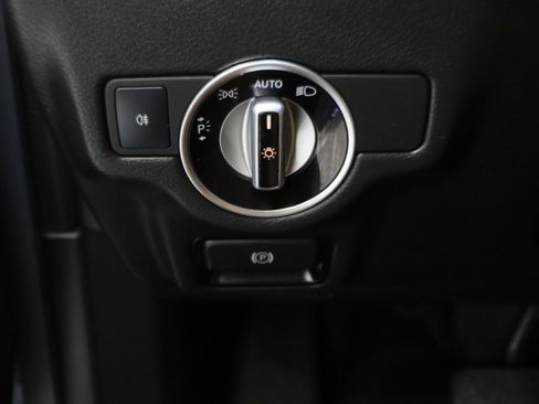 Used 2019 INFINITI QX30 w/ Navigation Package FWD image 27