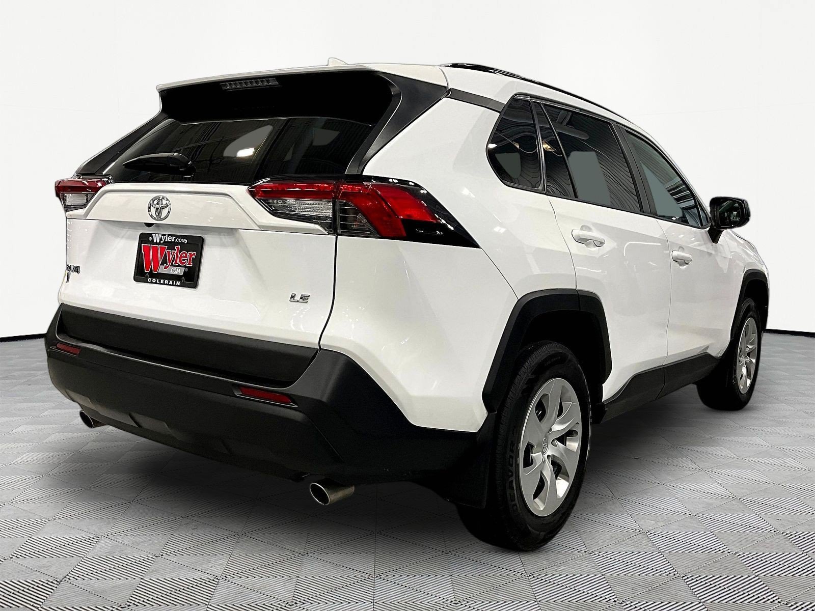 Used 2019 Toyota RAV4 LE w/ All Weather Liner Package FWD image 6