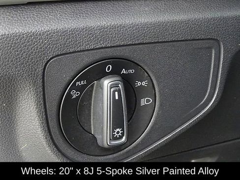 Used 2022 Volkswagen Atlas Cross Sport SE image 18