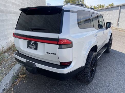 Used 2024 Lexus GX 550 w/ Accessory Package (Z1) AWD/4WD image 26