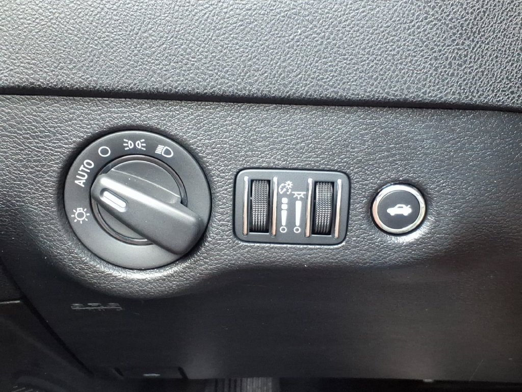 Used 2022 Dodge Charger SXT RWD image 26