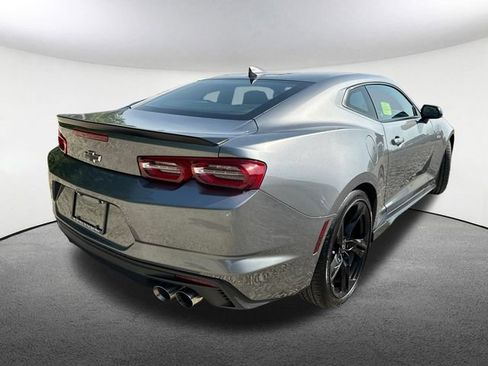 Used 2022 Chevrolet Camaro LT RWD image 13