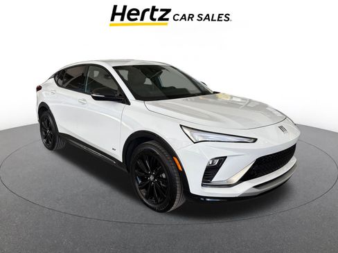 Used 2025 Buick Envista Sport Touring image 1