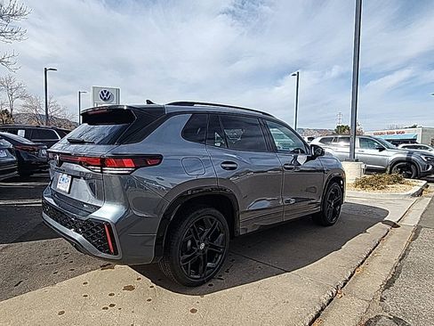 New 2026 Volkswagen Tiguan SE R-Line image 5