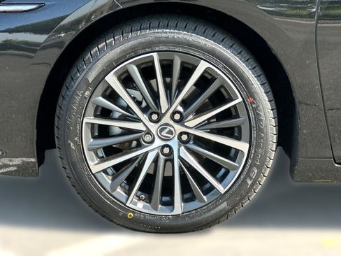 Used 2025 Lexus ES 300h w/ Premium Package FWD image 12