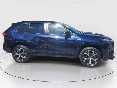 Used 2022 Toyota RAV4 XSE AWD/4WD image 2