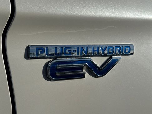 Used 2020 Mitsubishi Outlander SEL image 8