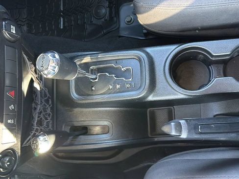 Used 2017 Jeep Wrangler Unlimited Sport w/ Quick Order Package 24S AWD/4WD image 21