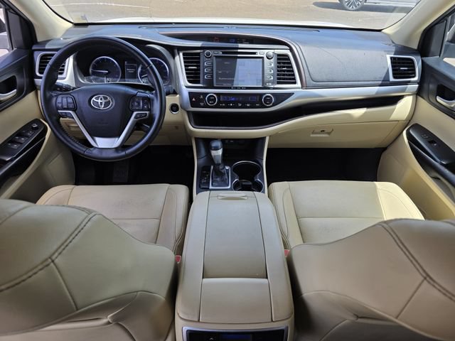 Used 2019 Toyota Highlander XLE FWD image 6
