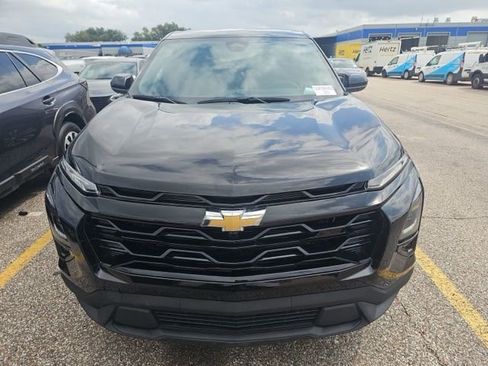Used 2025 Chevrolet Equinox LT FWD image 3