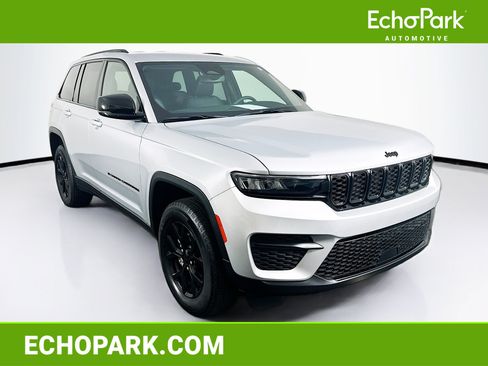 Used 2024 Jeep Grand Cherokee Altitude AWD/4WD image 1