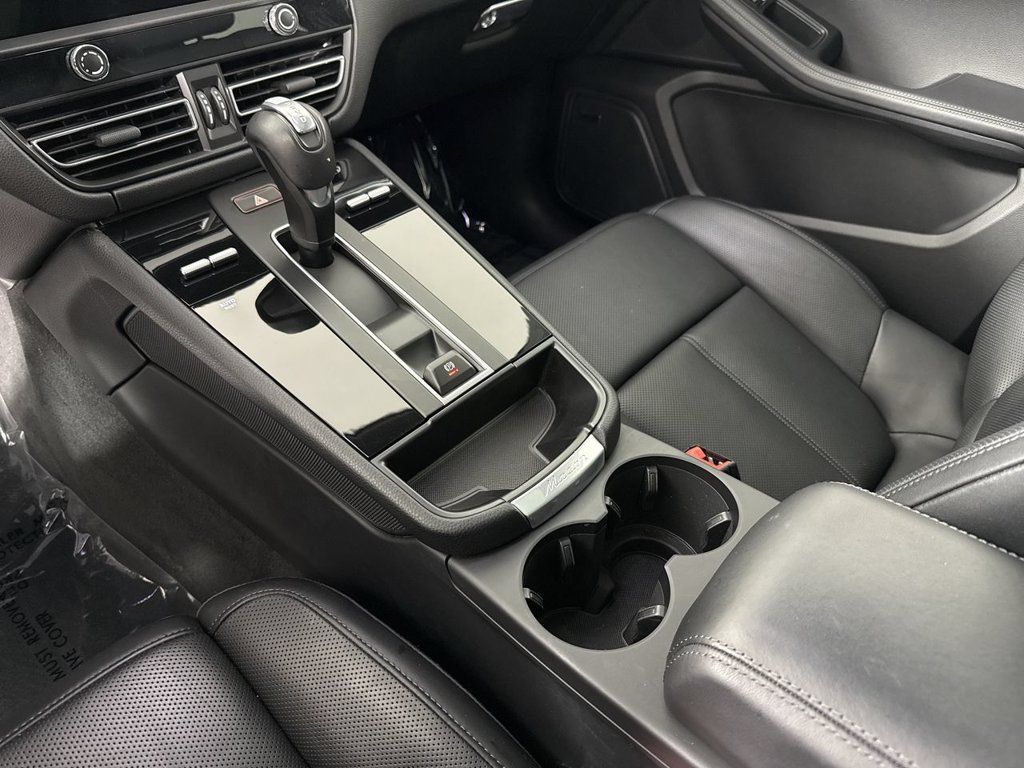 Certified 2026 Porsche Macan S AWD/4WD image 32