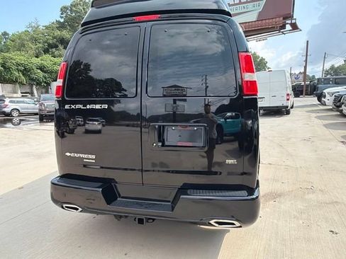 Used 2015 Chevrolet Express 2500 RWD image 9
