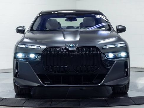 Used 2023 BMW i7 xDrive60 AWD/4WD image 5