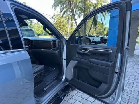 Used 2024 Chevrolet Silverado 1500 High Country RWD image 23