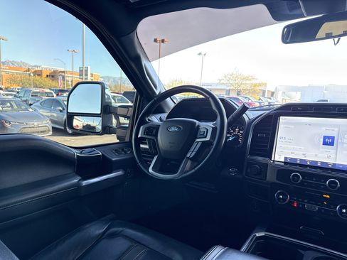 Used 2022 Ford F250 Platinum image 25