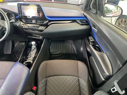 Used 2020 Toyota C-HR XLE FWD image 12