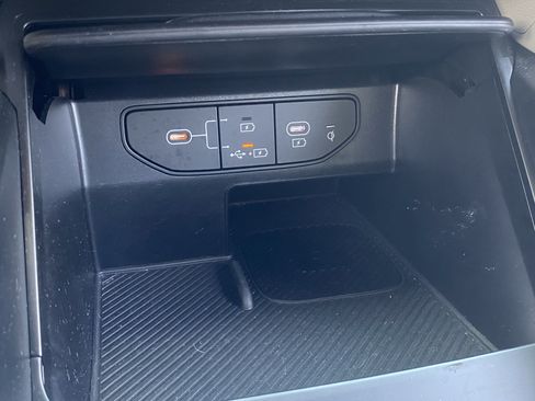 Certified 2025 Kia Sorento EX AWD/4WD image 27