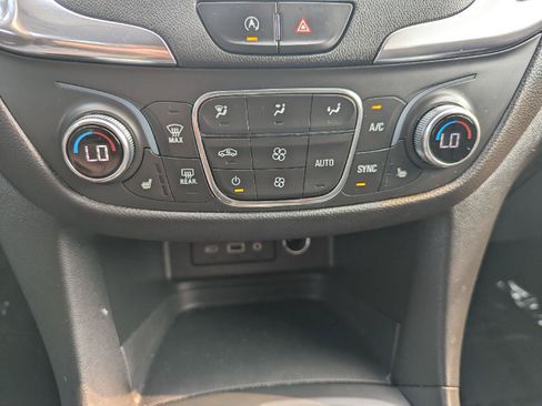 Used 2022 Chevrolet Equinox LT AWD/4WD image 15