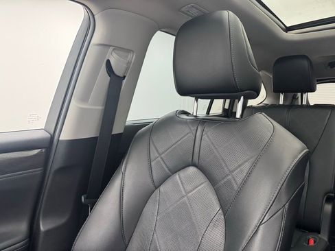 Used 2021 Toyota Highlander Platinum image 47