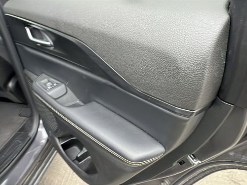 Used 2024 Jeep Grand Cherokee Laredo image 20