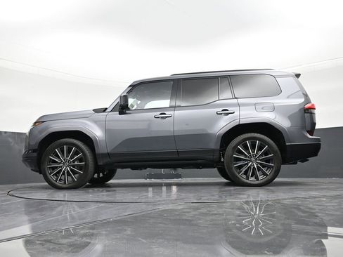 Used 2024 Lexus GX 550 w/ Cold Area Package image 21