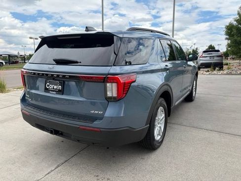 Used 2025 Ford Explorer Active AWD/4WD image 5