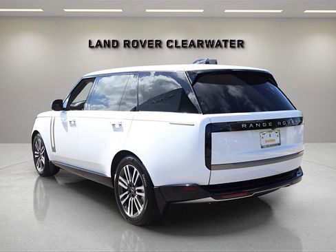 New 2025 Land Rover Range Rover Long Wheelbase SE image 3