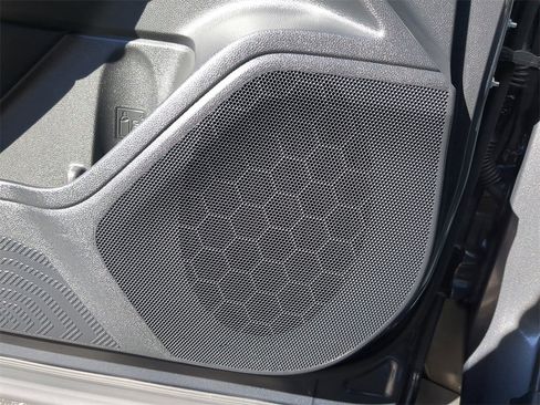 Certified 2025 Subaru Forester Premium image 17