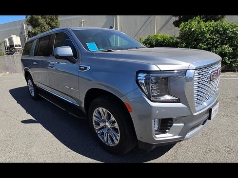 Used 2024 GMC Yukon XL Denali w/ Advanced Technology Package AWD/4WD image 7