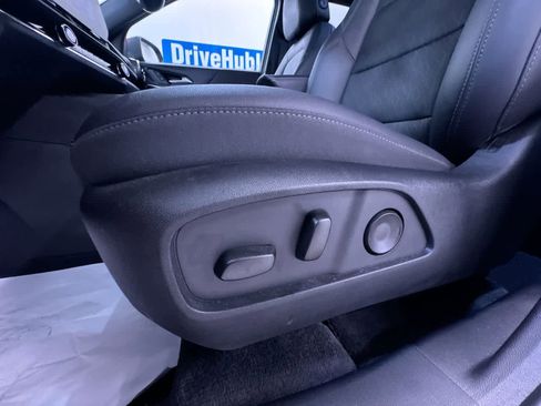 Used 2025 Chevrolet Equinox LT w/ Convenience Package II FWD image 13