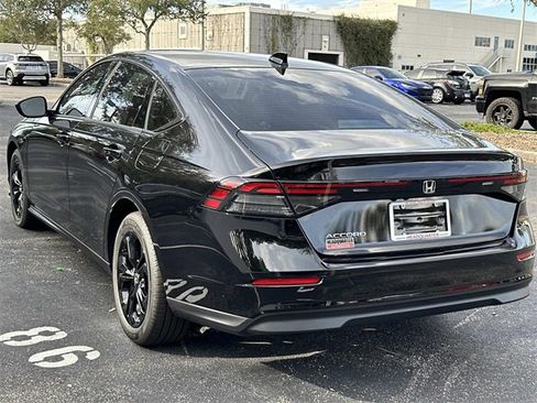 New 2025 Honda Accord SE image 5