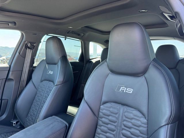 Used 2025 Audi RS 6 performance w/ Matte Carbon Package AWD/4WD image 17