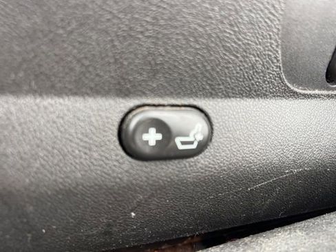 Used 2010 Chevrolet Malibu LT image 22