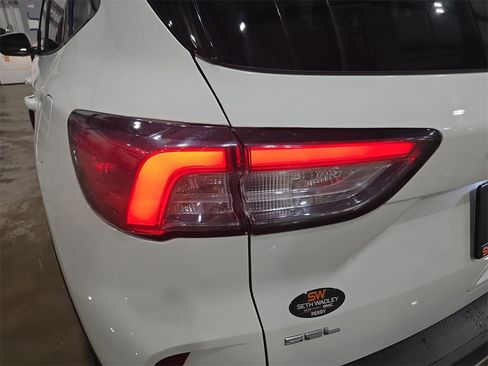 Used 2020 Ford Escape SEL image 34