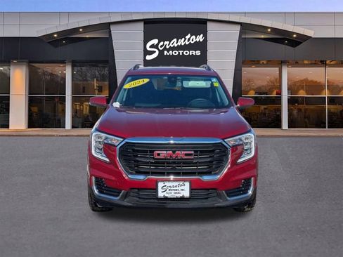 Used 2024 GMC Terrain SLE w/ Driver Convenience Package image 8