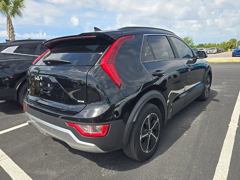 Certified 2024 Kia Niro EX FWD image 15