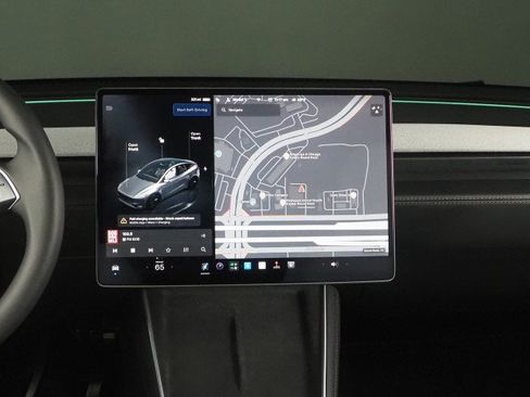 Used 2026 Tesla Model Y Long Range RWD image 46